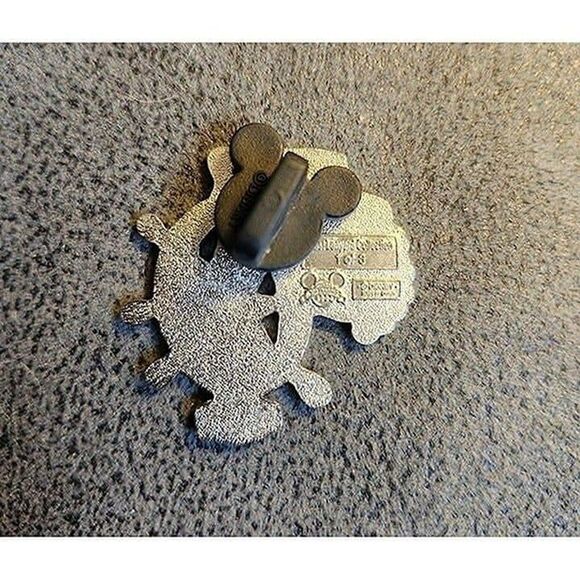 Disney Pins Cast Lanyard Collection 4 Pirates of the Caribbean - Picture 7 of 7